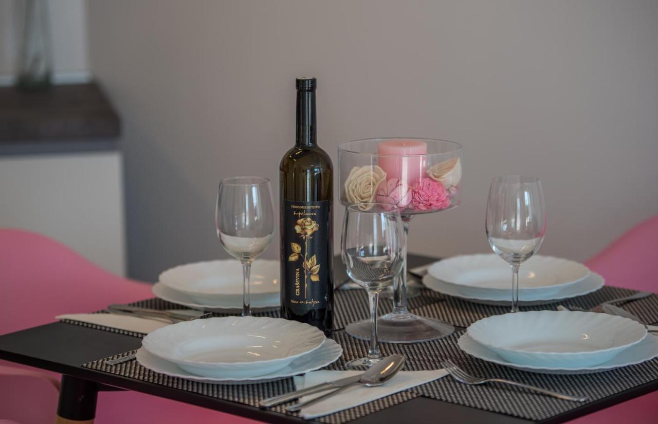 Apartments Villa "Aurea" With Pool 크르크 외부 사진
